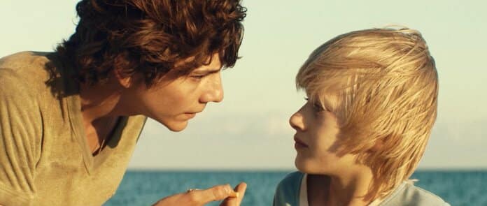 Valerio (Mattia Garaci) and Christian (Francesco Gheghi)