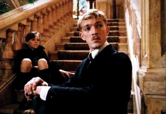 Julien (Vincent Cassel) and Morgan (Caspar Salmon)