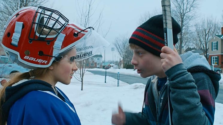 Janeau ( Antoine Olivier Pilon) argues with Julie ( Alice Morel-Michaud) a lot when they first meet